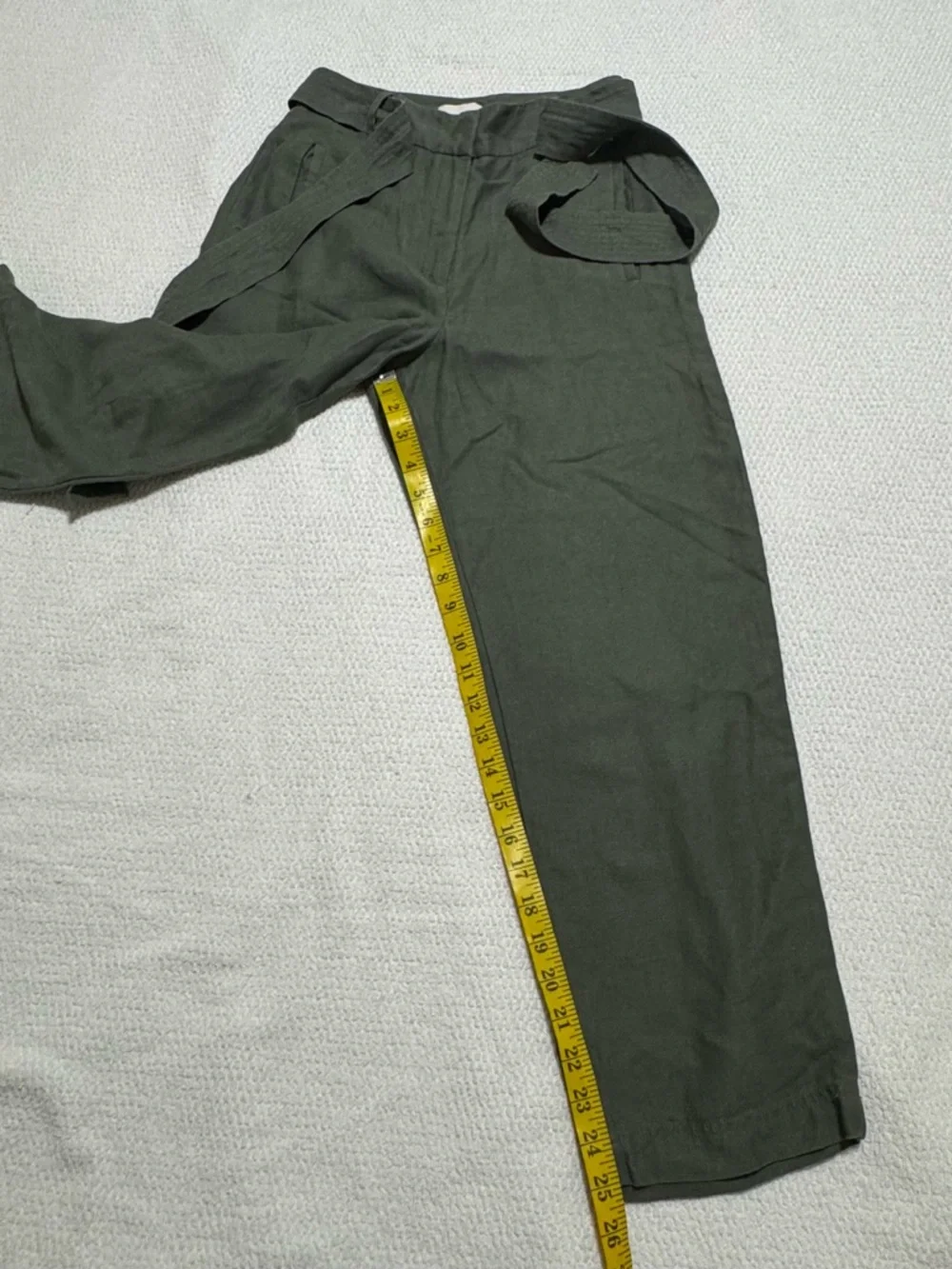 Aritzia Wilfred Allant Linen-Blend Pants in an olive green shade size 4